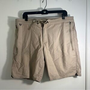 Roark Layover Mens Shorts Sz 34  Beige Drawstring with Zipper Pockets *Flaw